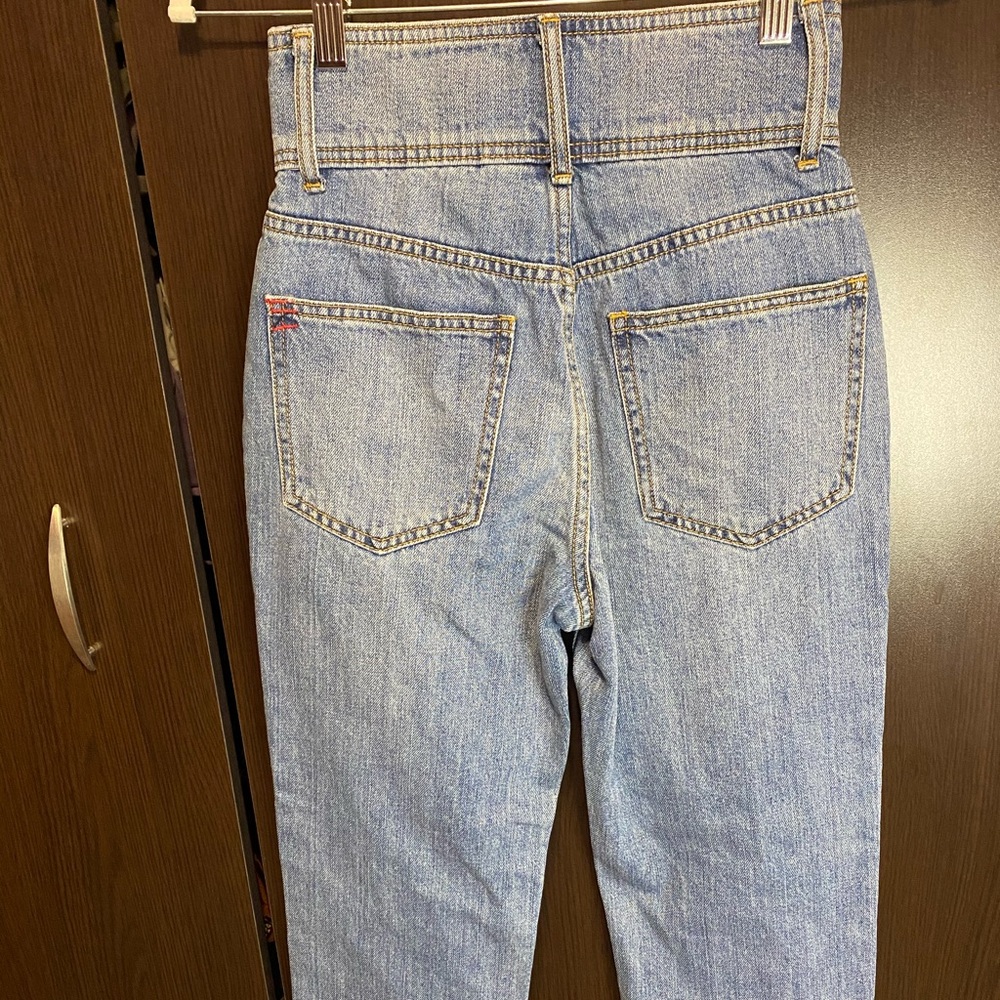 ✨SOLD✨NWOT BDG- Urban Outfitter’s Mom Jeans, SIZE:24 - Picture 8 of 8